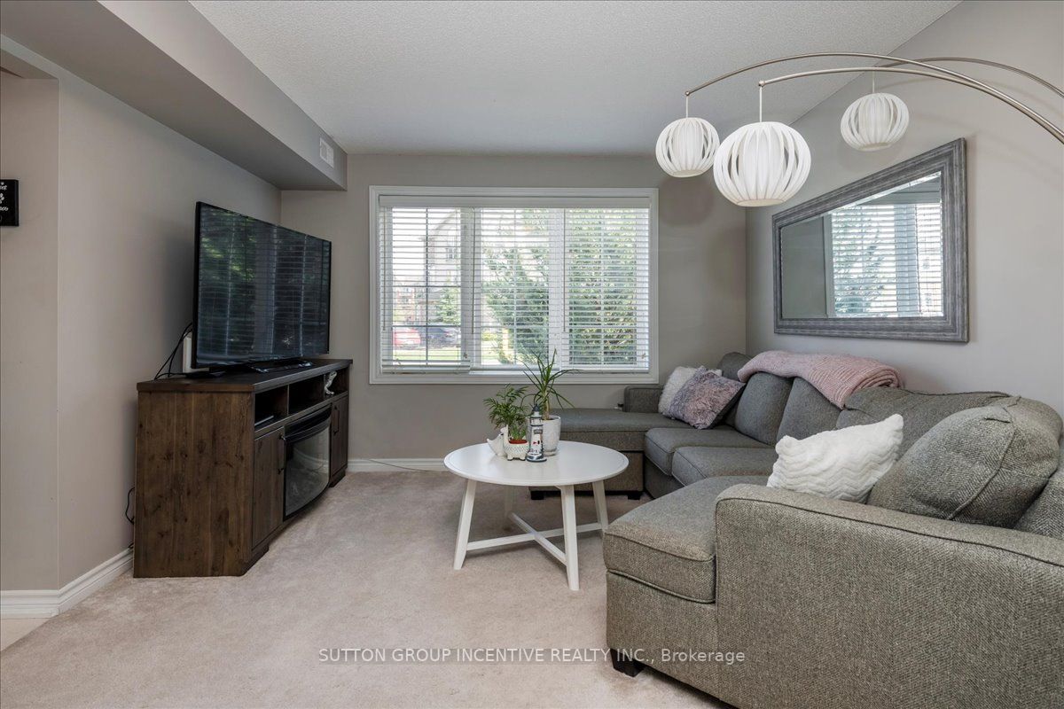 57 Ferndale Dr S, #9