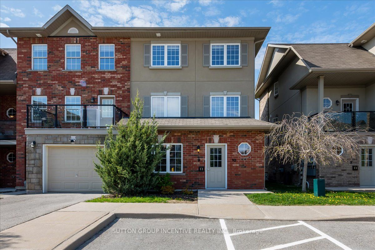 57 Ferndale Dr S, #9