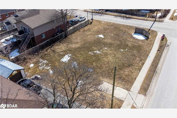 76 Henry St, Barrie