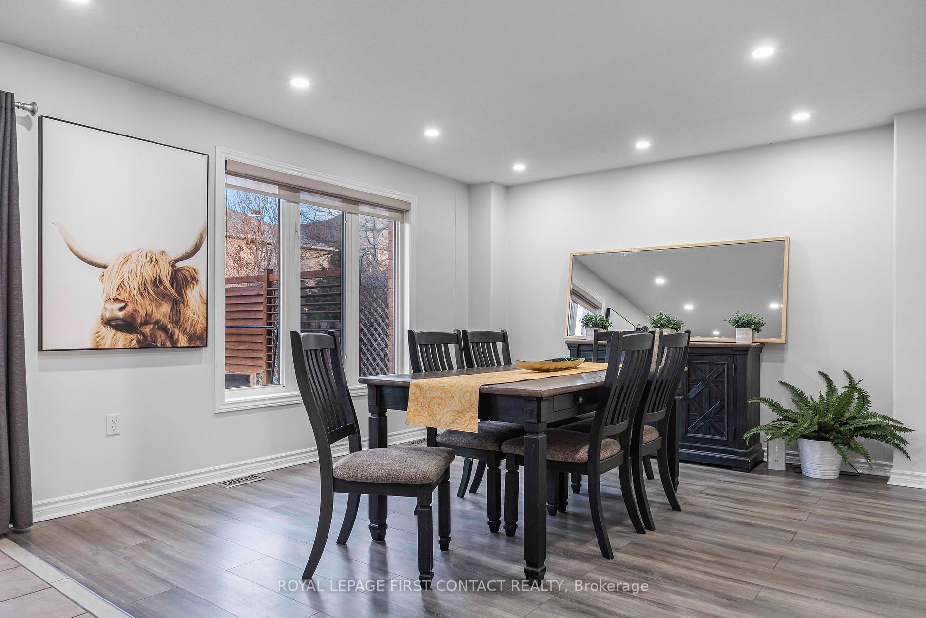 60 Balmoral Pl