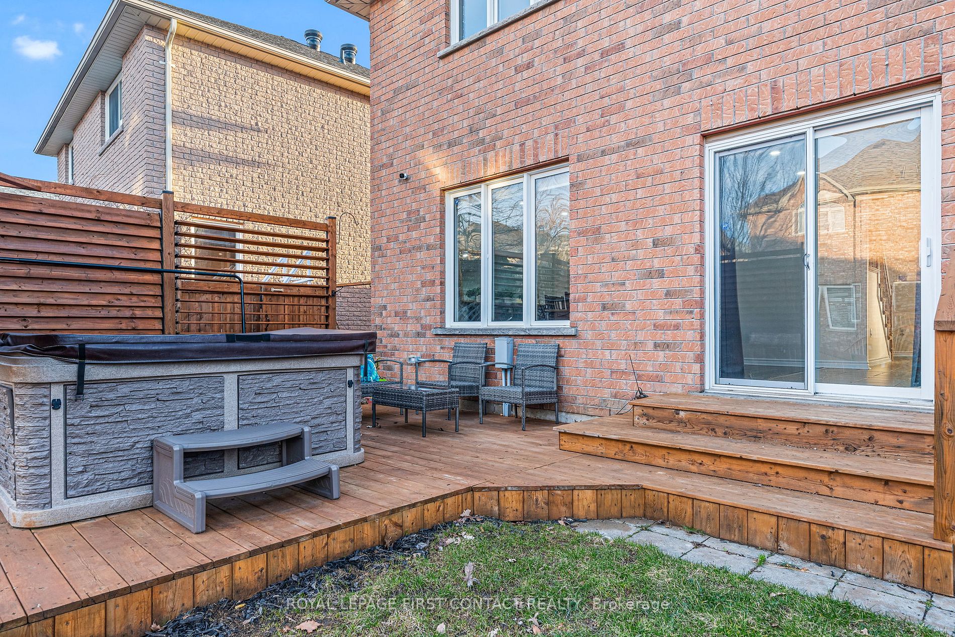 60 Balmoral Pl