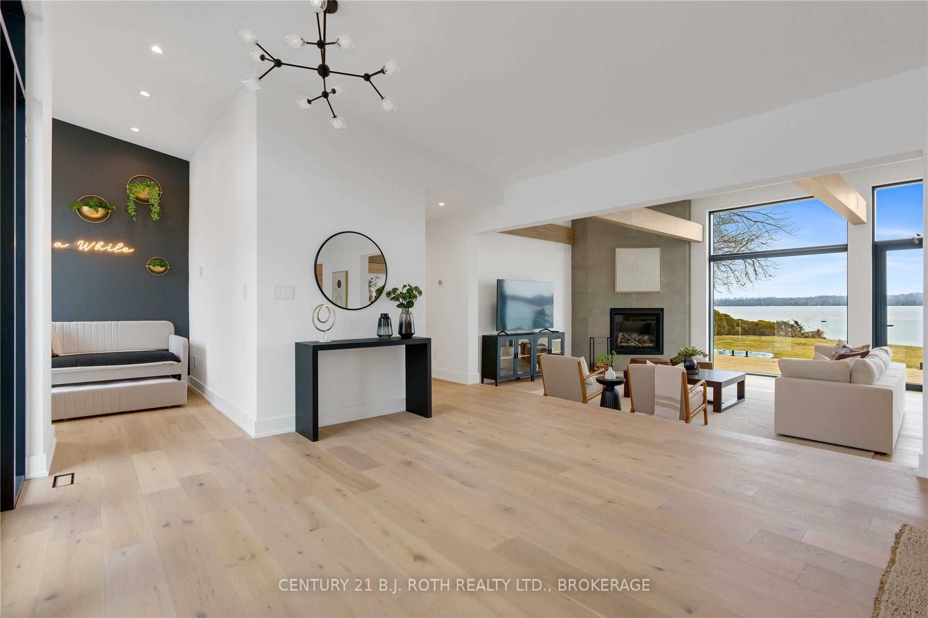 655 Glen Cres