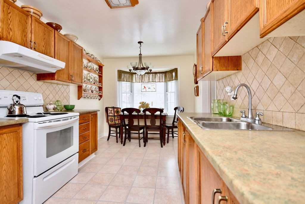 15 Meadowlark Rd