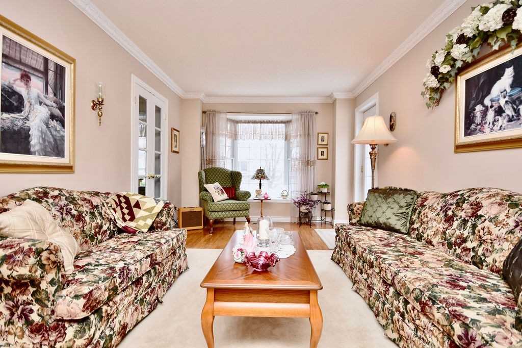 15 Meadowlark Rd