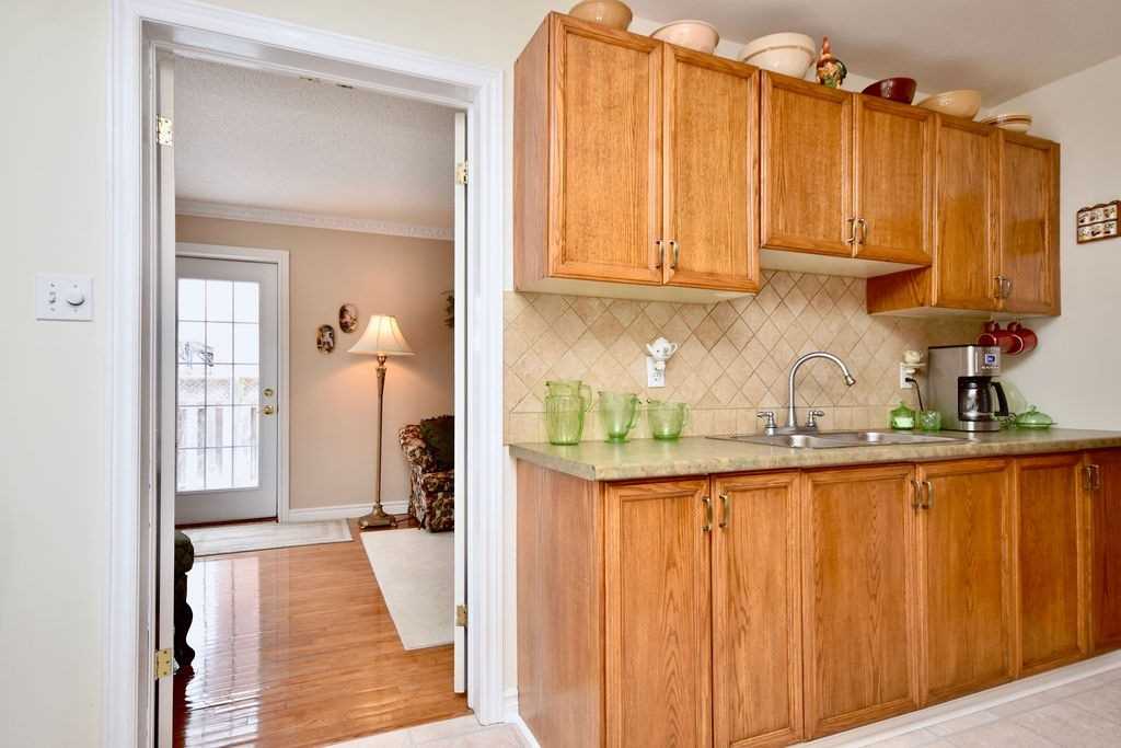 15 Meadowlark Rd