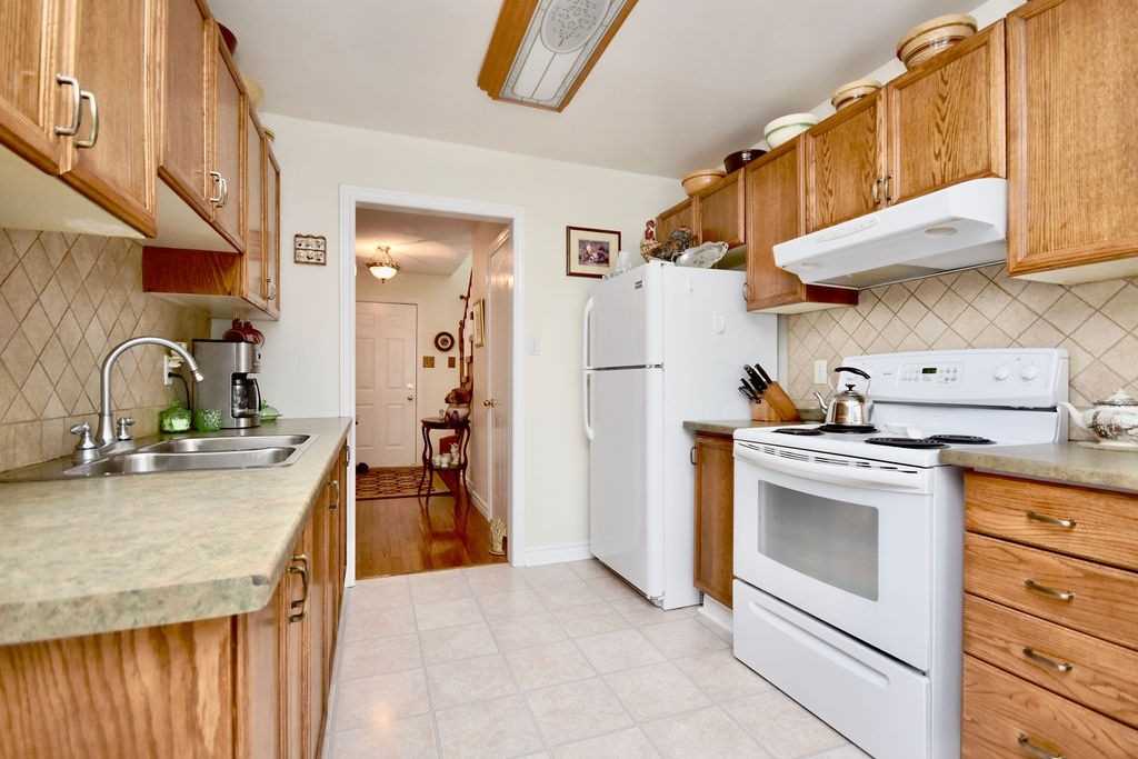 15 Meadowlark Rd