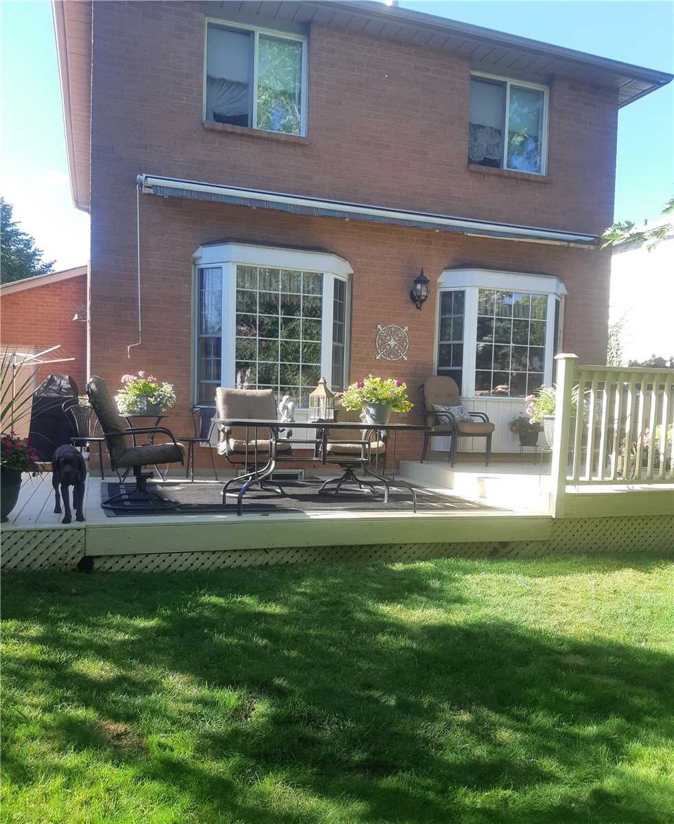 15 Meadowlark Rd
