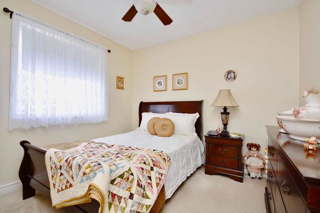 15 Meadowlark Rd