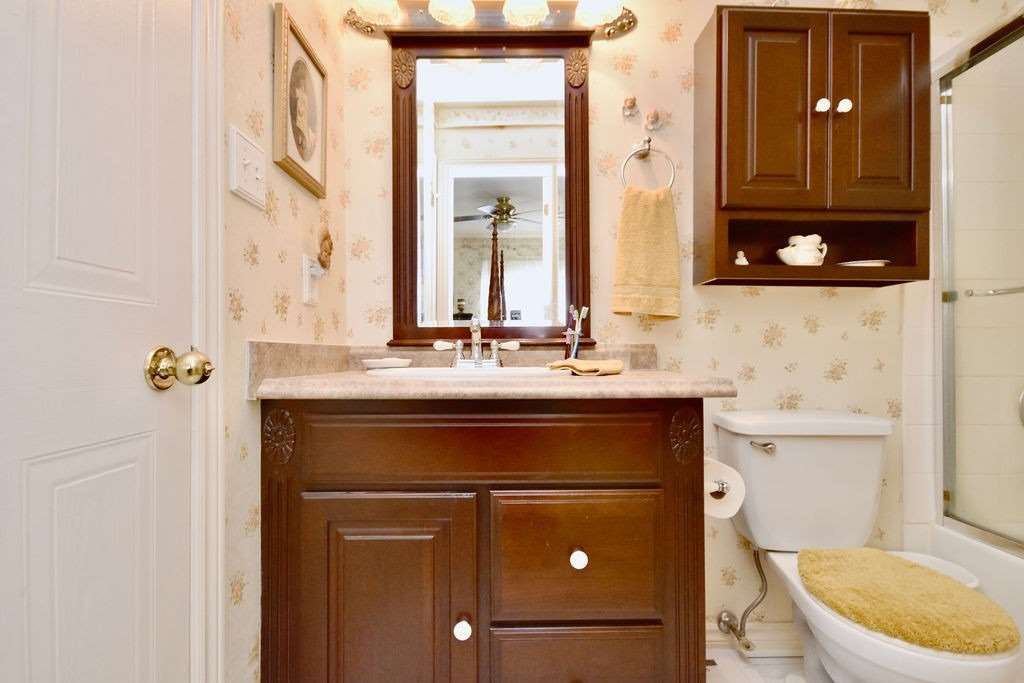 15 Meadowlark Rd