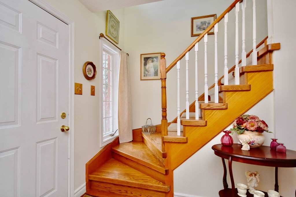 15 Meadowlark Rd