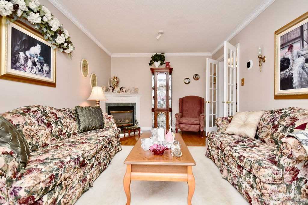 15 Meadowlark Rd