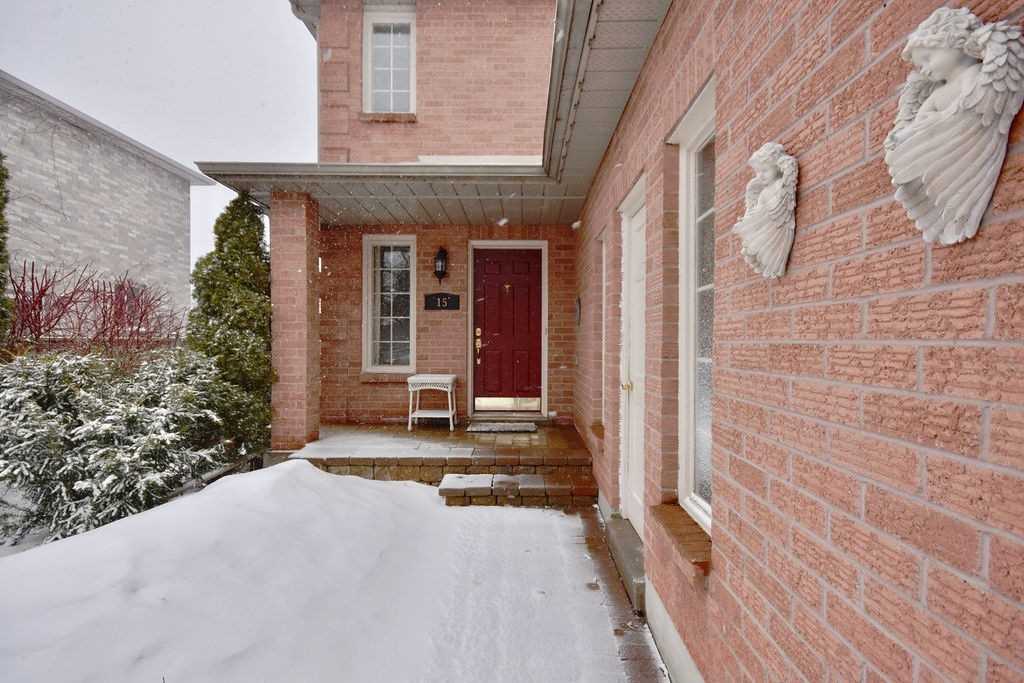 15 Meadowlark Rd
