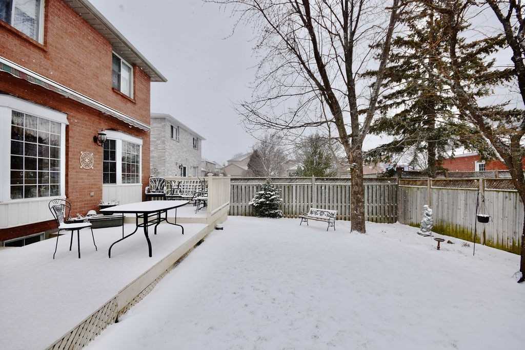 15 Meadowlark Rd