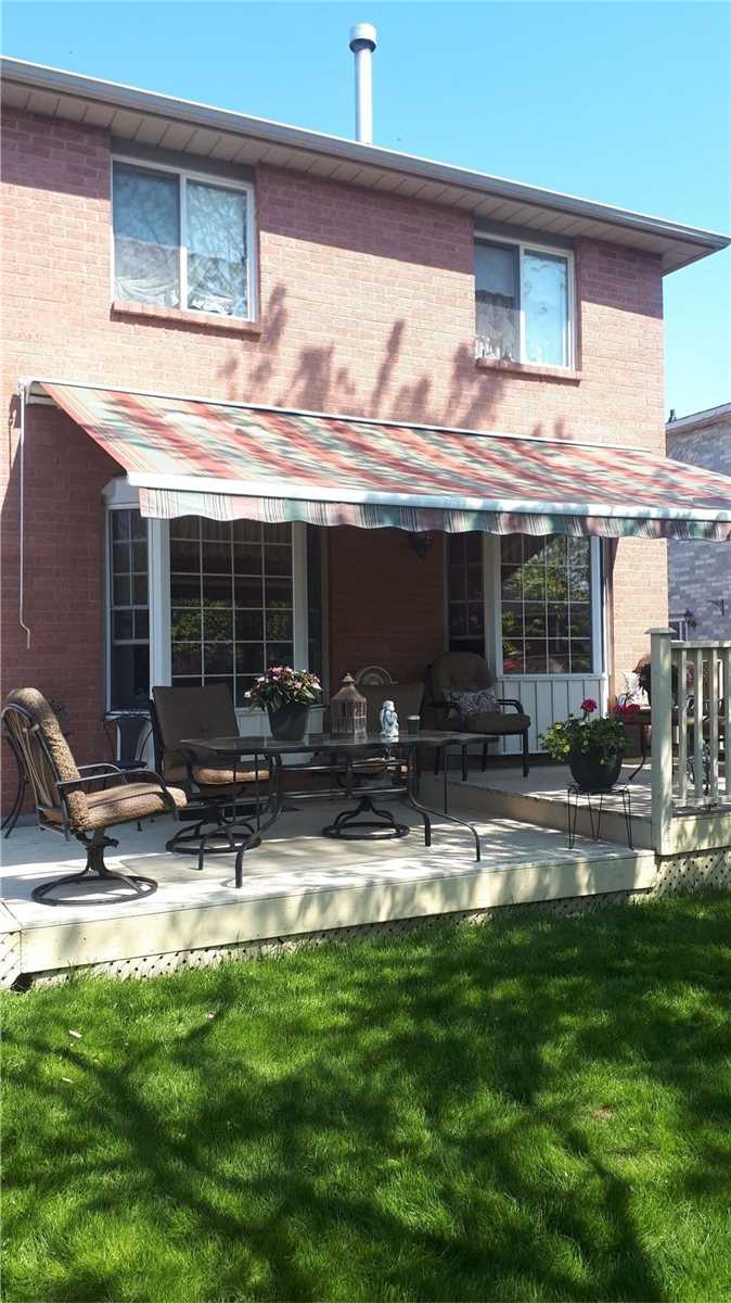 15 Meadowlark Rd