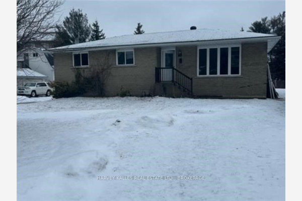 221 Phillips St, Barrie