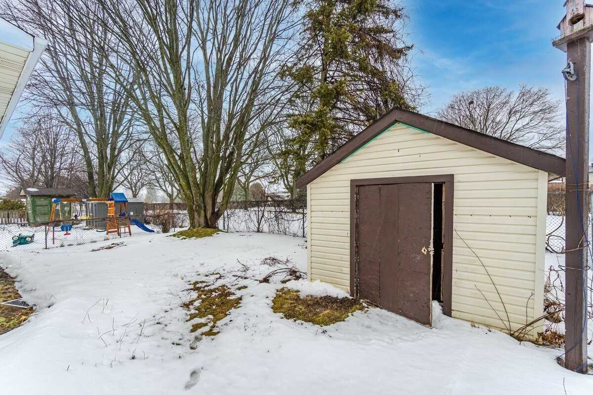 453 Leacock Dr