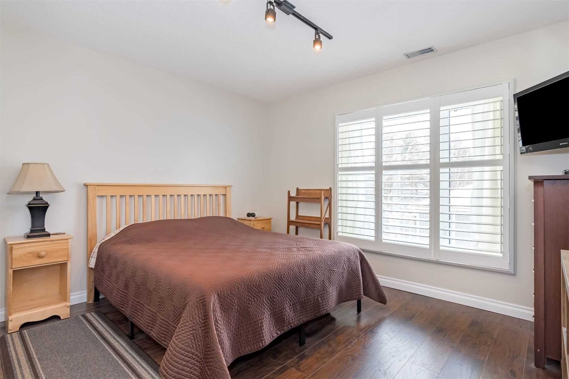 337 Mariners Way, #8