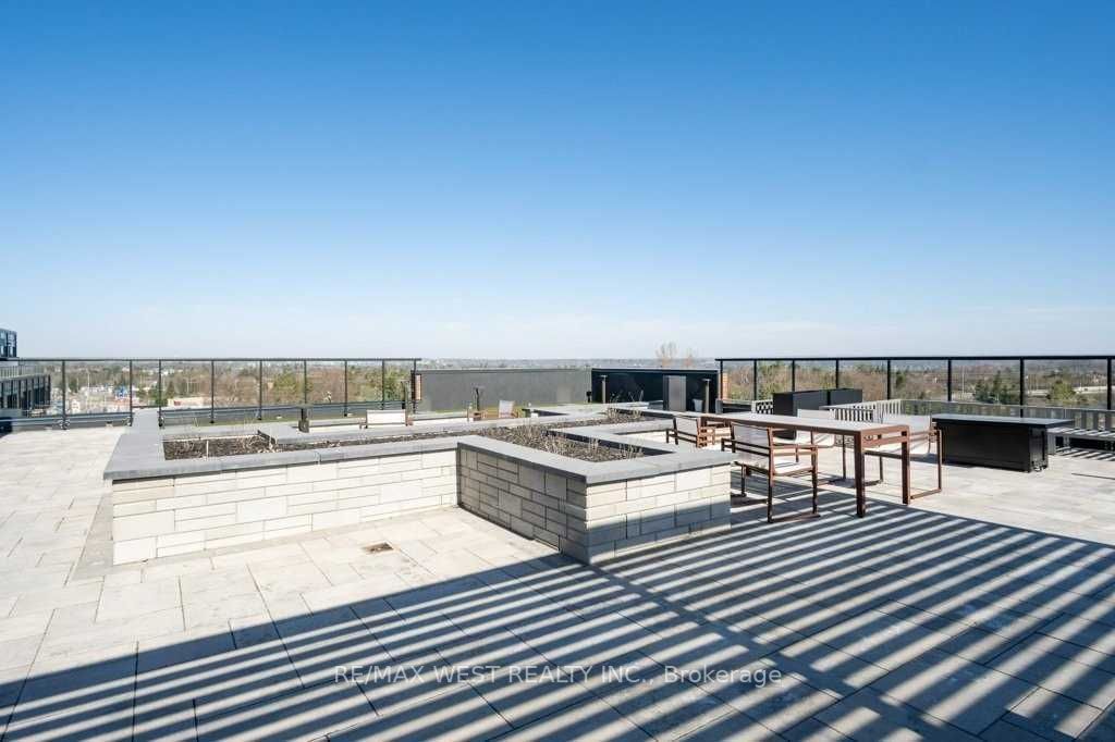 681 Yonge St, #231
