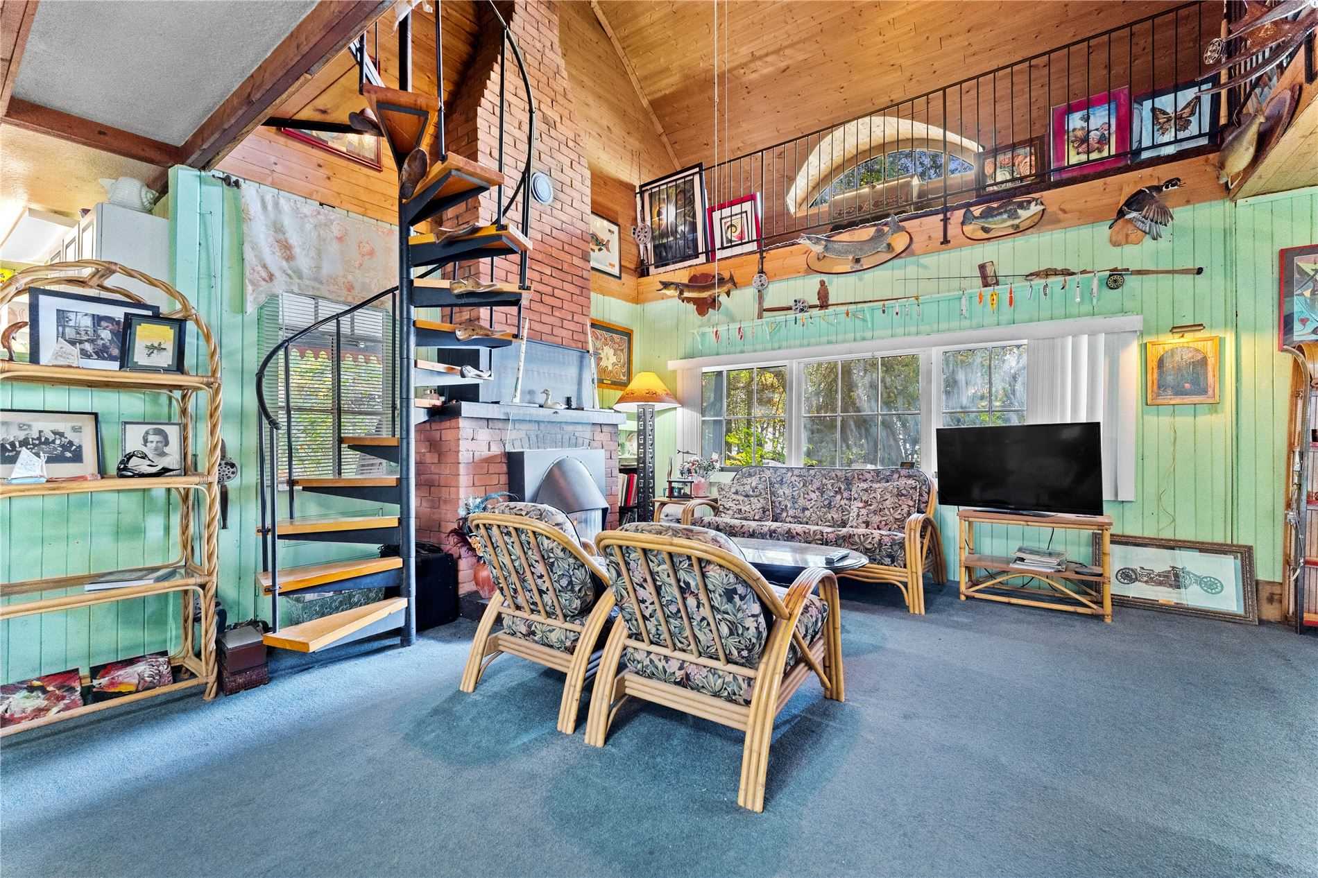 66 Orchard Point Rd