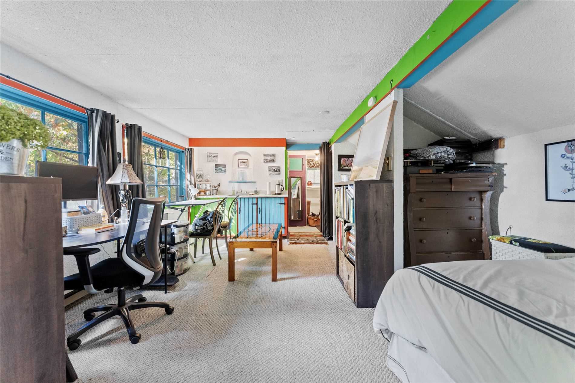 66 Orchard Point Rd