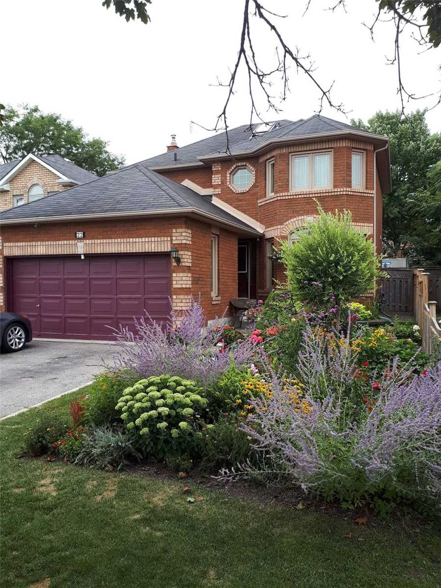 22 Macmillan Cres