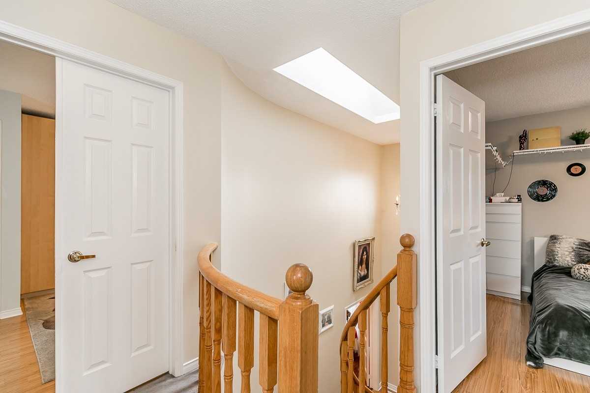 22 Macmillan Cres