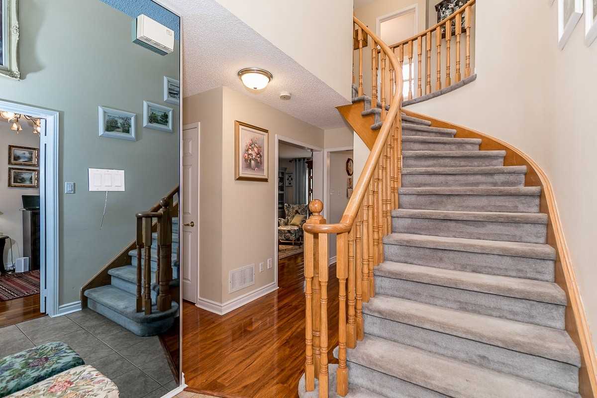 22 Macmillan Cres