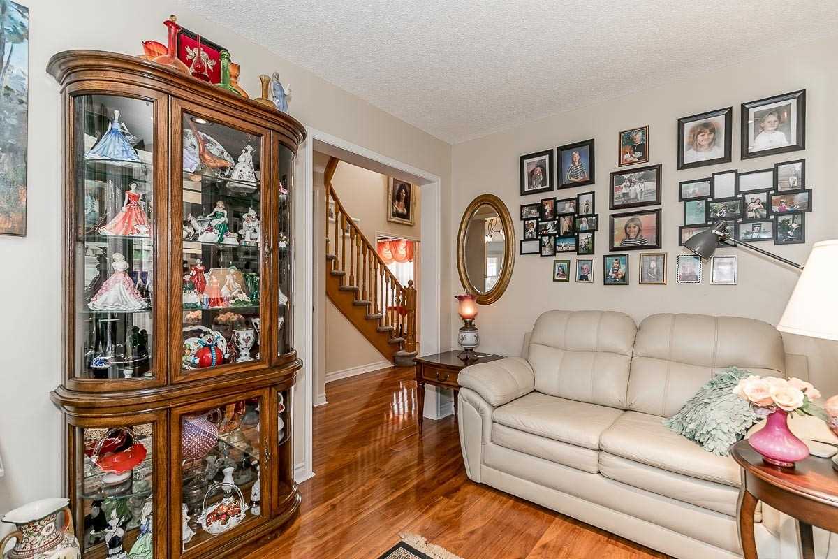 22 Macmillan Cres