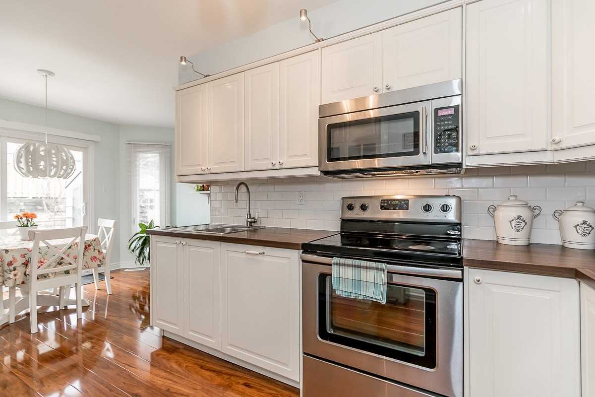 22 Macmillan Cres