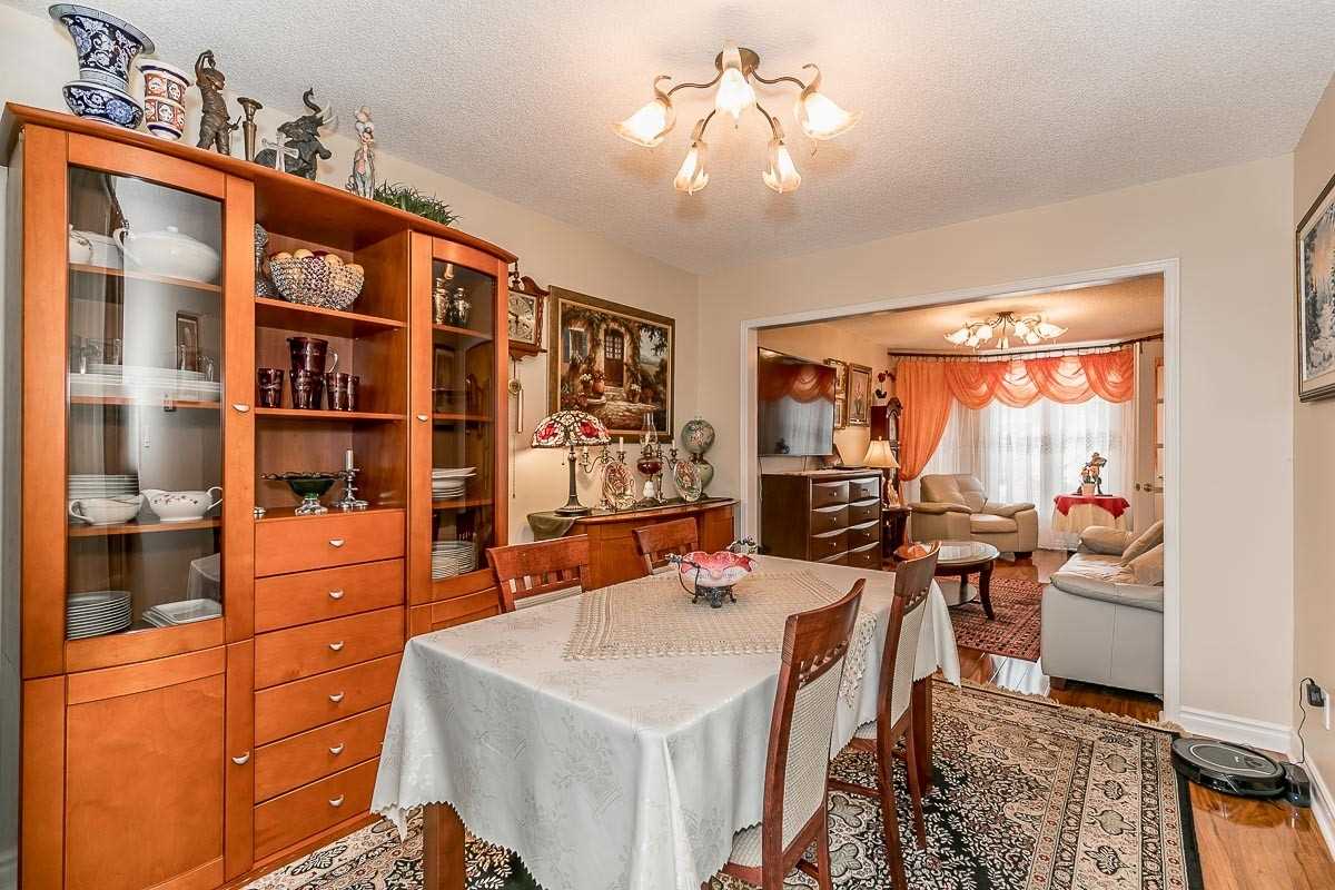 22 Macmillan Cres