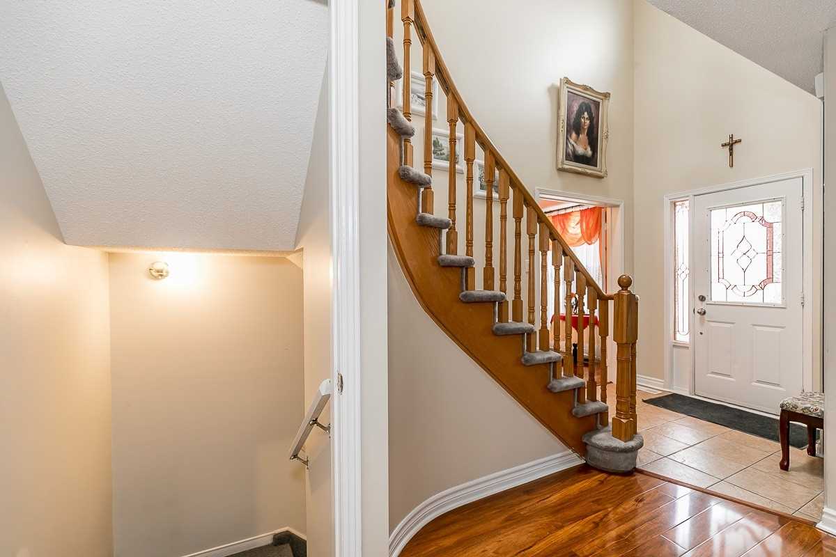 22 Macmillan Cres