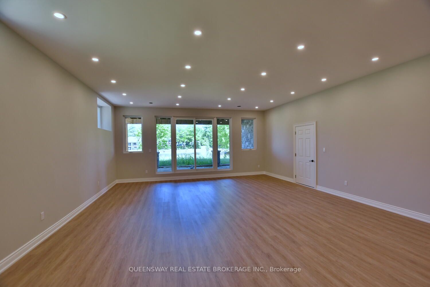 1852 River Road W