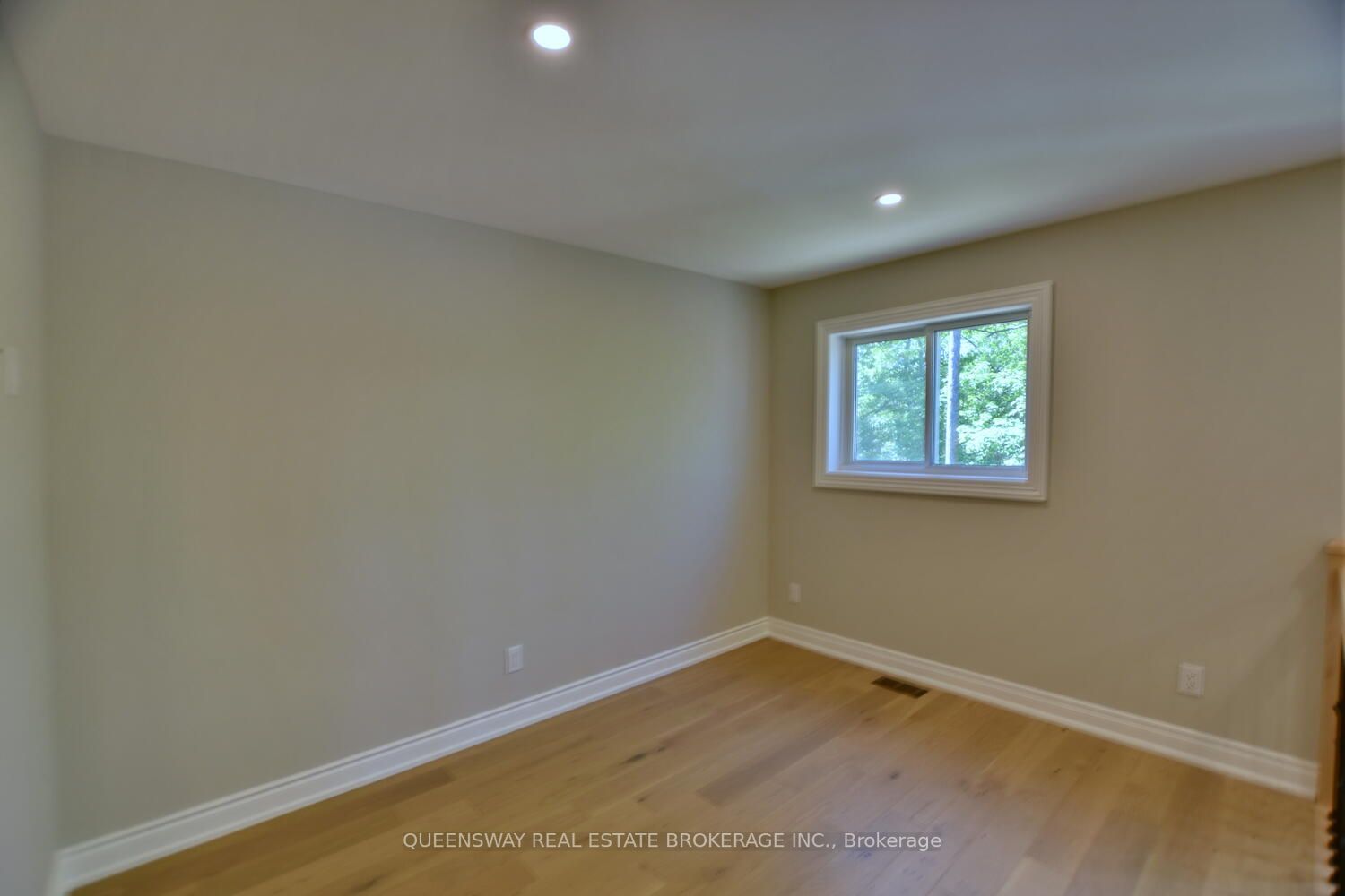 1852 River Road W