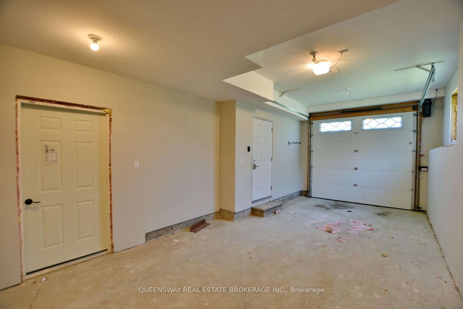 1852 River Road W
