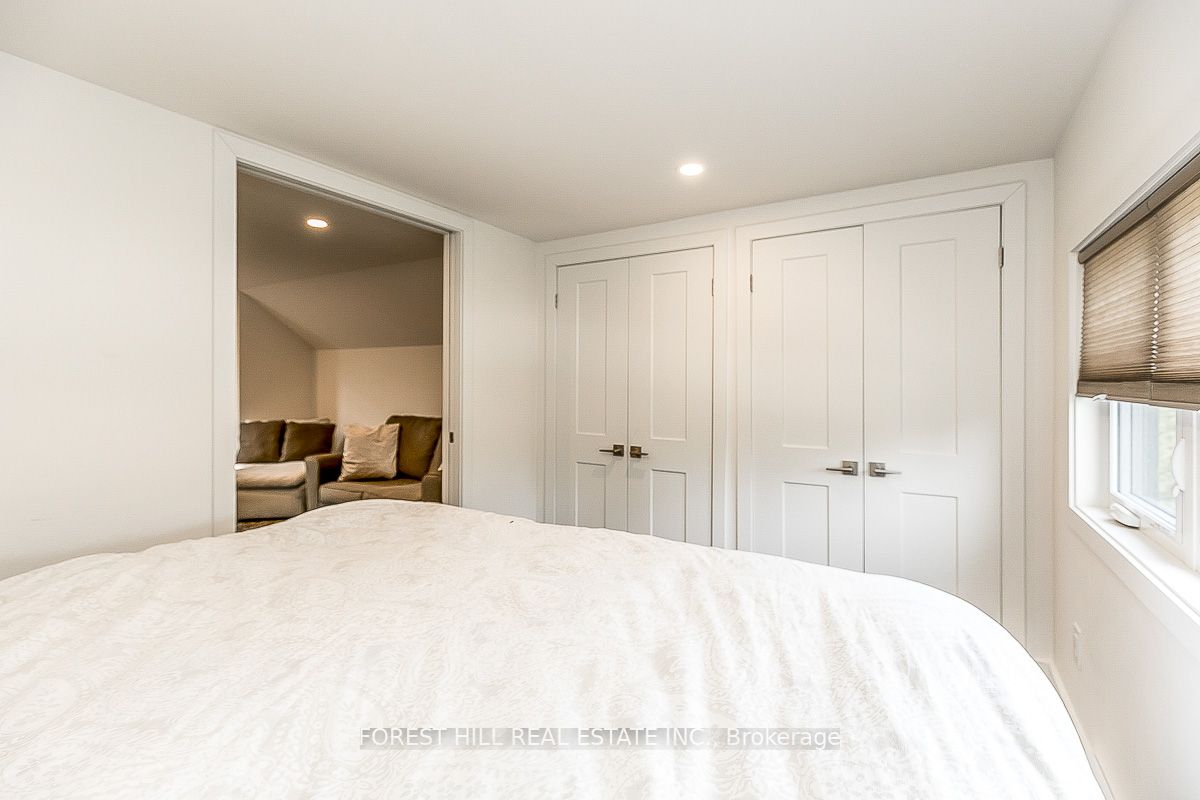 81 Parkside Dr