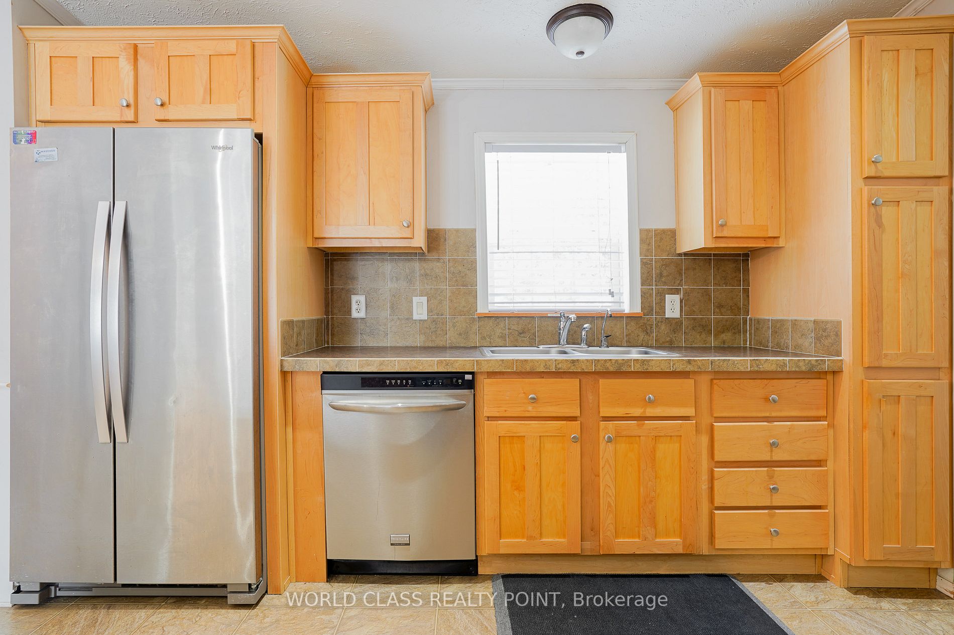 Listing S6006660 - Large Photo # 13