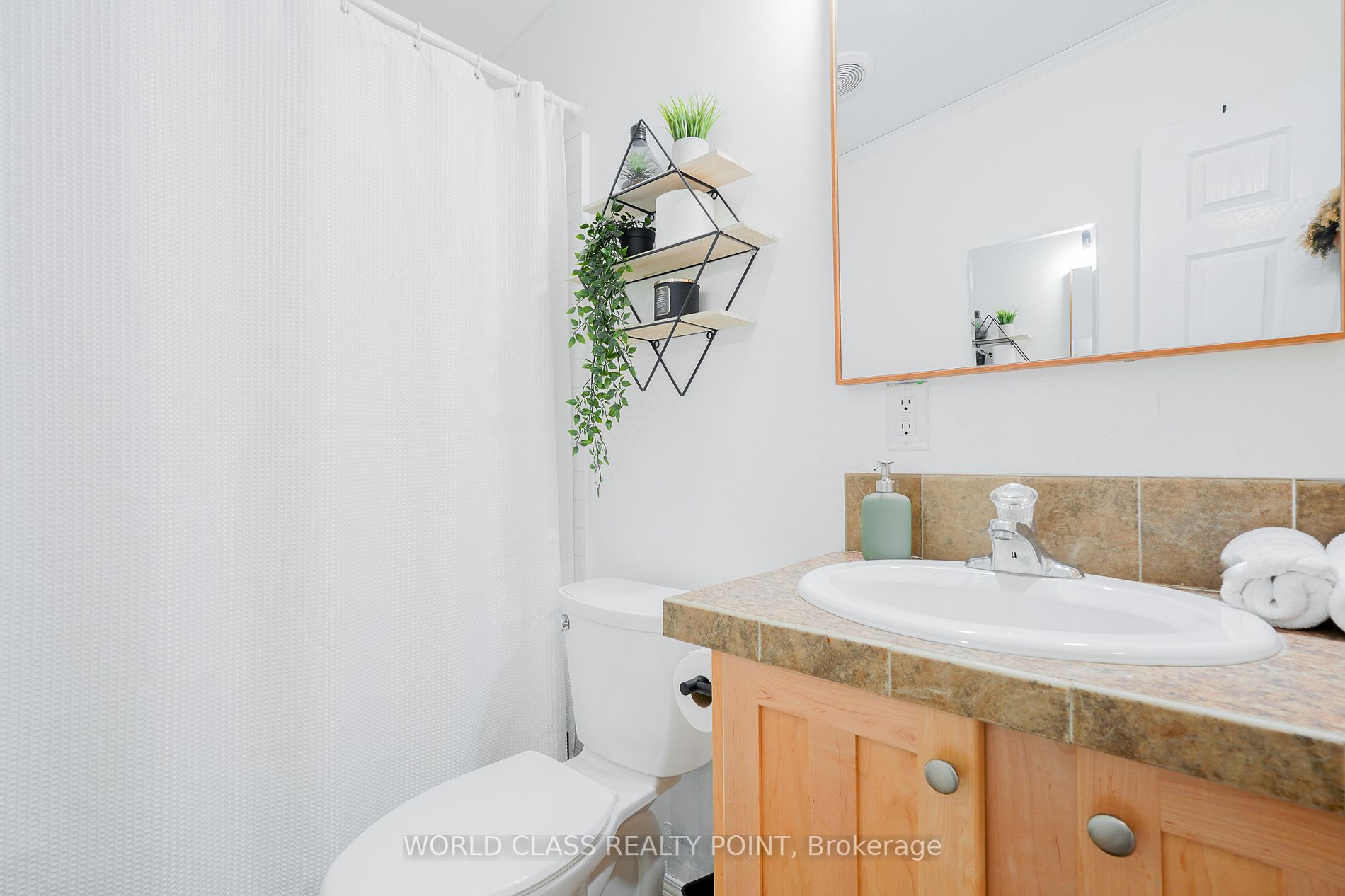 Listing S6006660 - Large Photo # 23