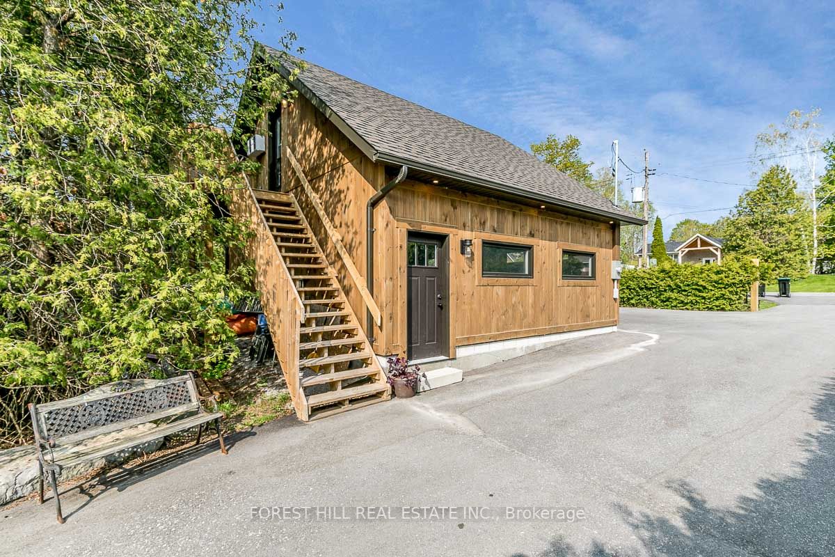81 Parkside Dr