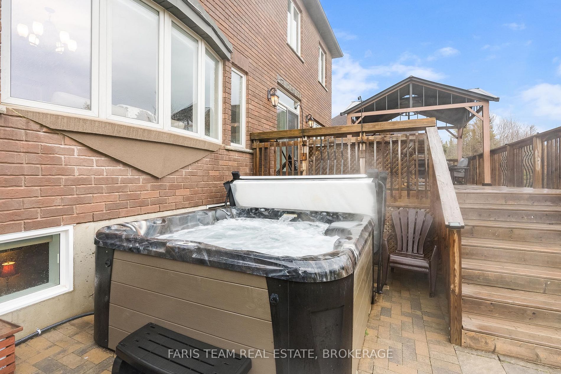 41 Heatherwood Dr