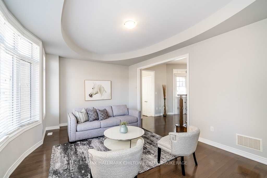 56 Redmond Cres