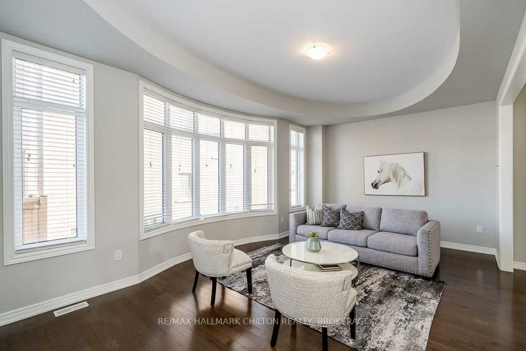 56 Redmond Cres
