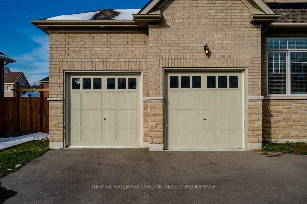 56 Redmond Cres