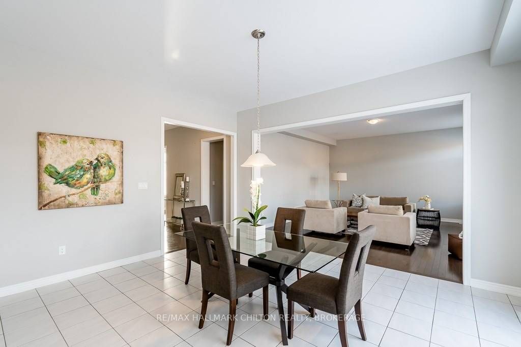 56 Redmond Cres