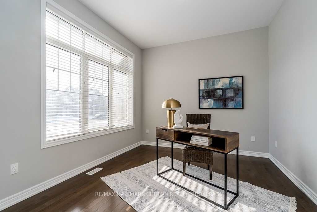 56 Redmond Cres