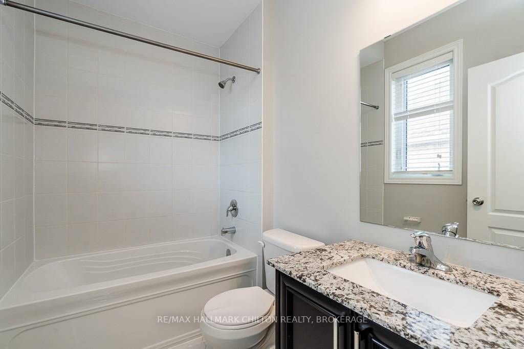 56 Redmond Cres