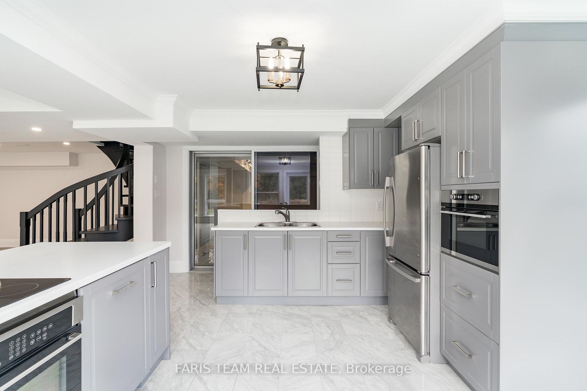 38 Cairns Blvd