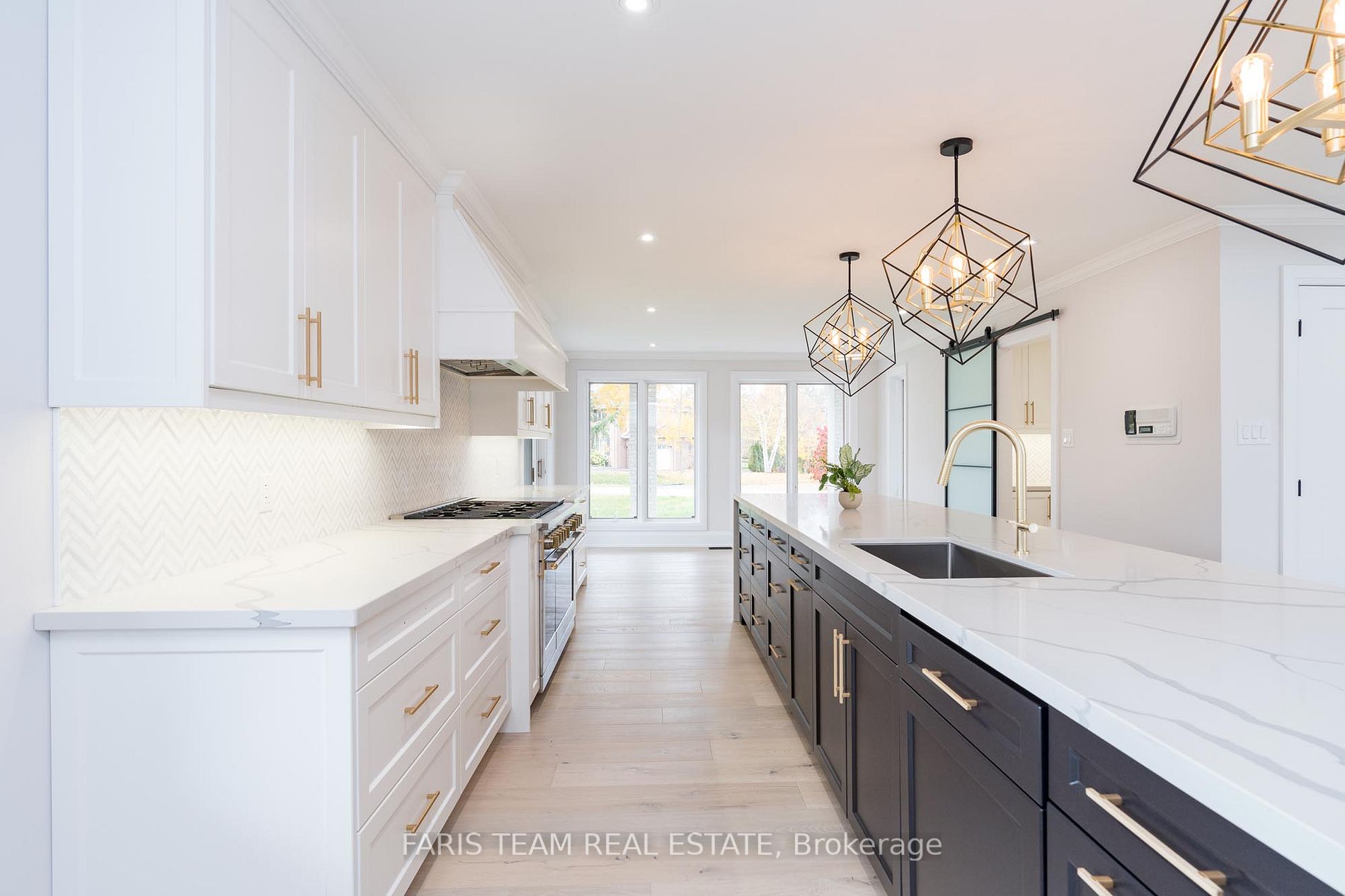 38 Cairns Blvd