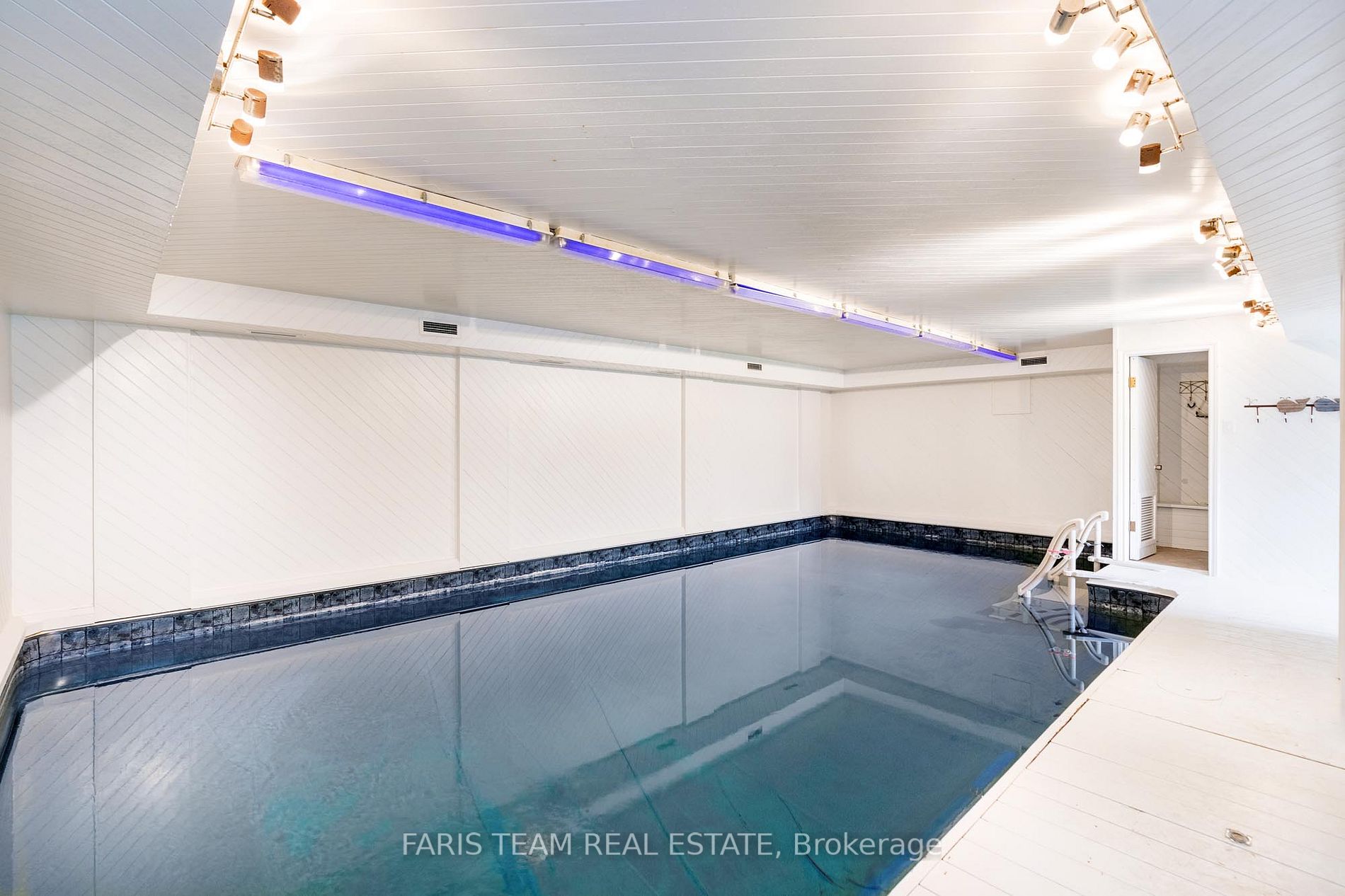 38 Cairns Blvd