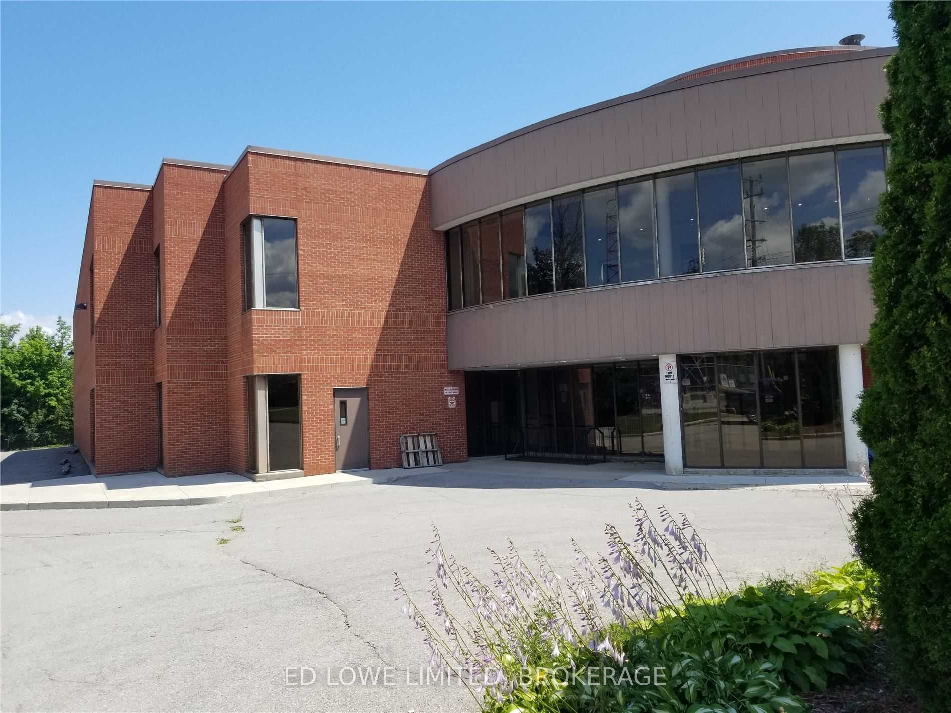 300 Peter St N, #102