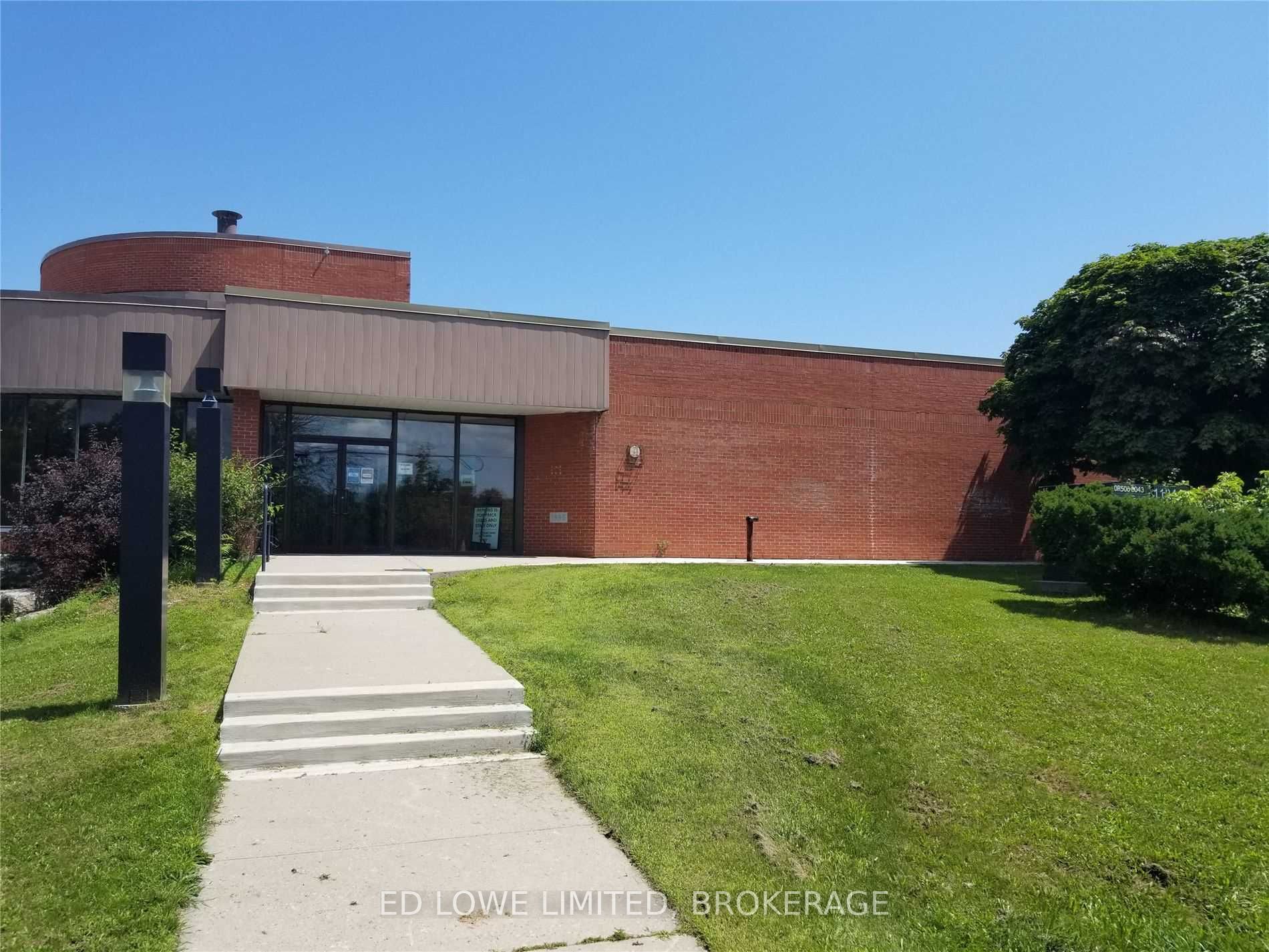 300 Peter St N, #201-202